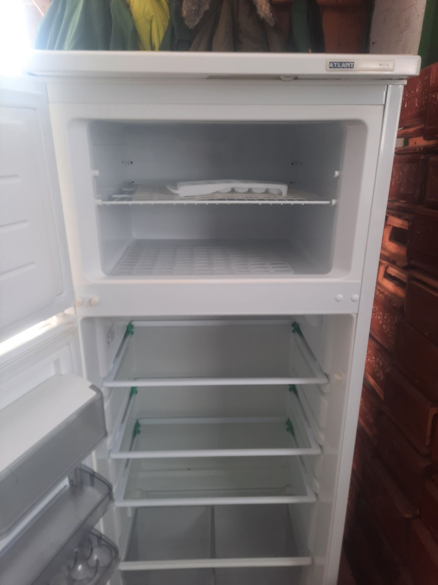 Продам Хороший холодильник