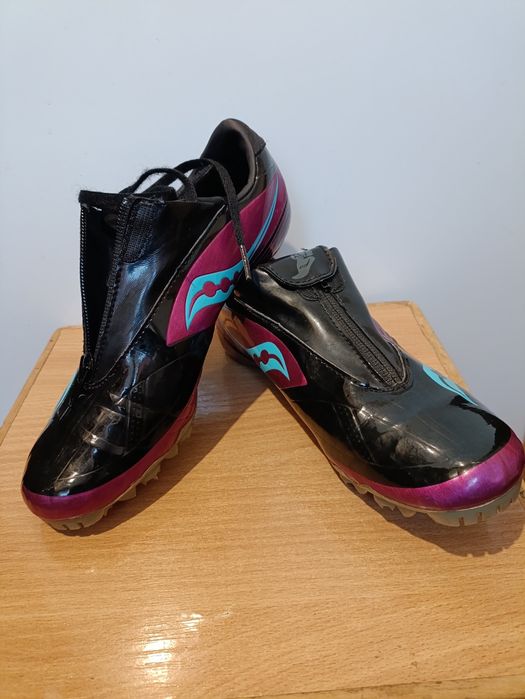 Шиповки saucony shoudown