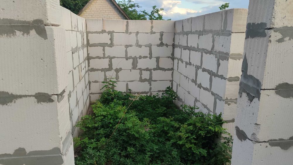 Недобудова - дім 92 м.кв на ділянці 4,5 соток