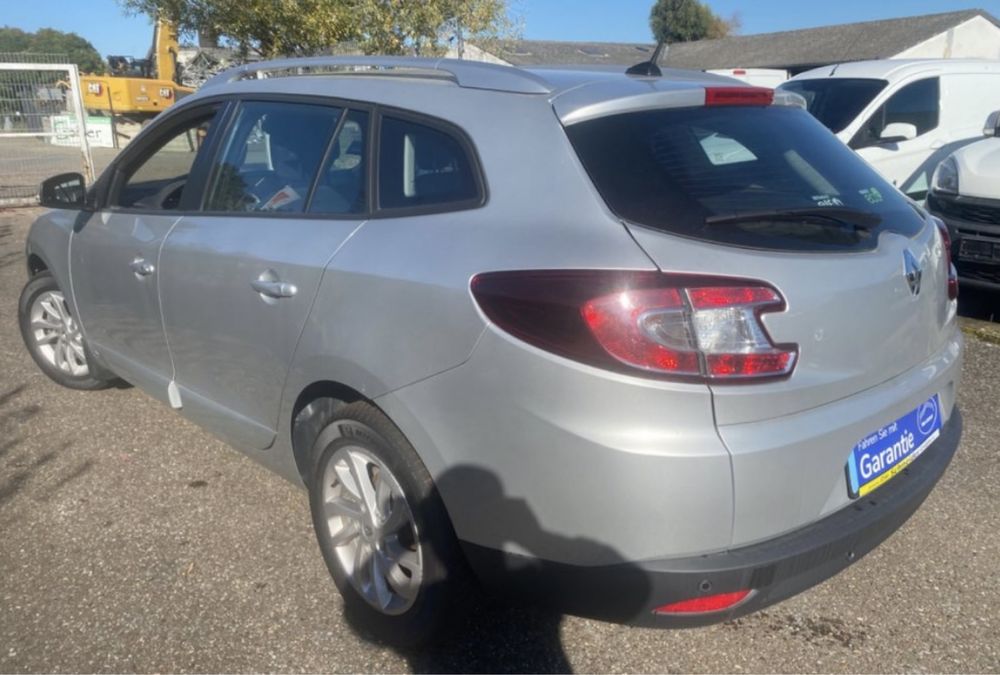 Запчастини шрот авторозбірка меган 3 бампер диски безпека запчасти