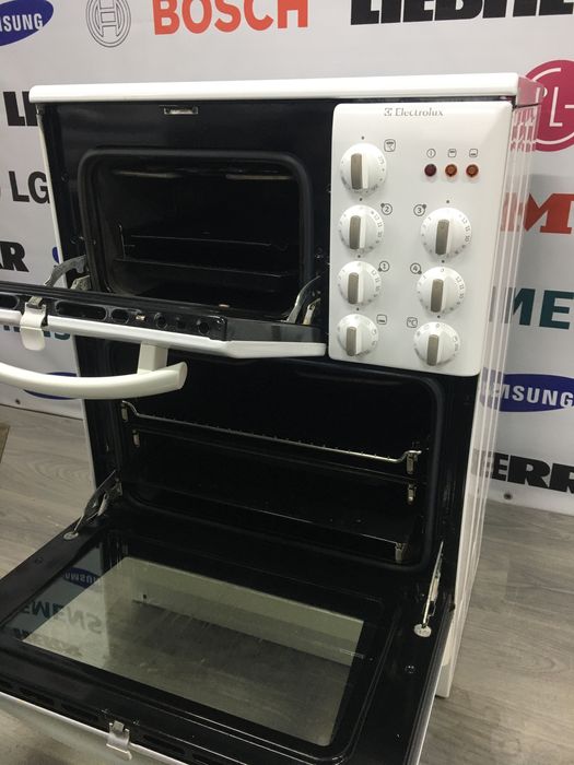 Електрична плита Electrolux з 2 духовками електроплитка не індукція