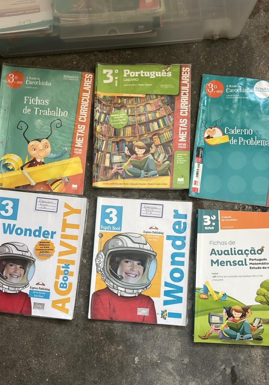 Varios livros escolares
