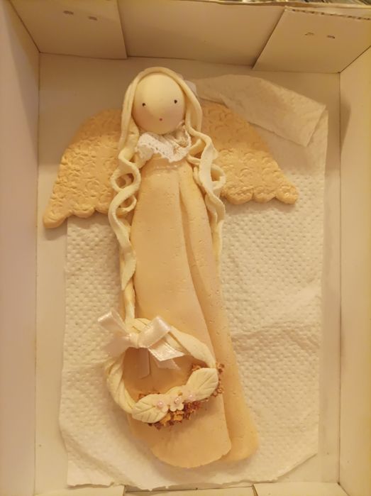 Figurka anioła z masy solnej