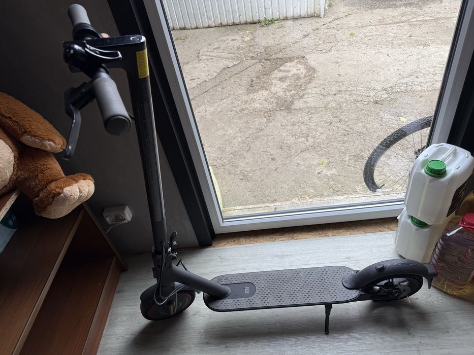 Продам електросамокат Xiaomi