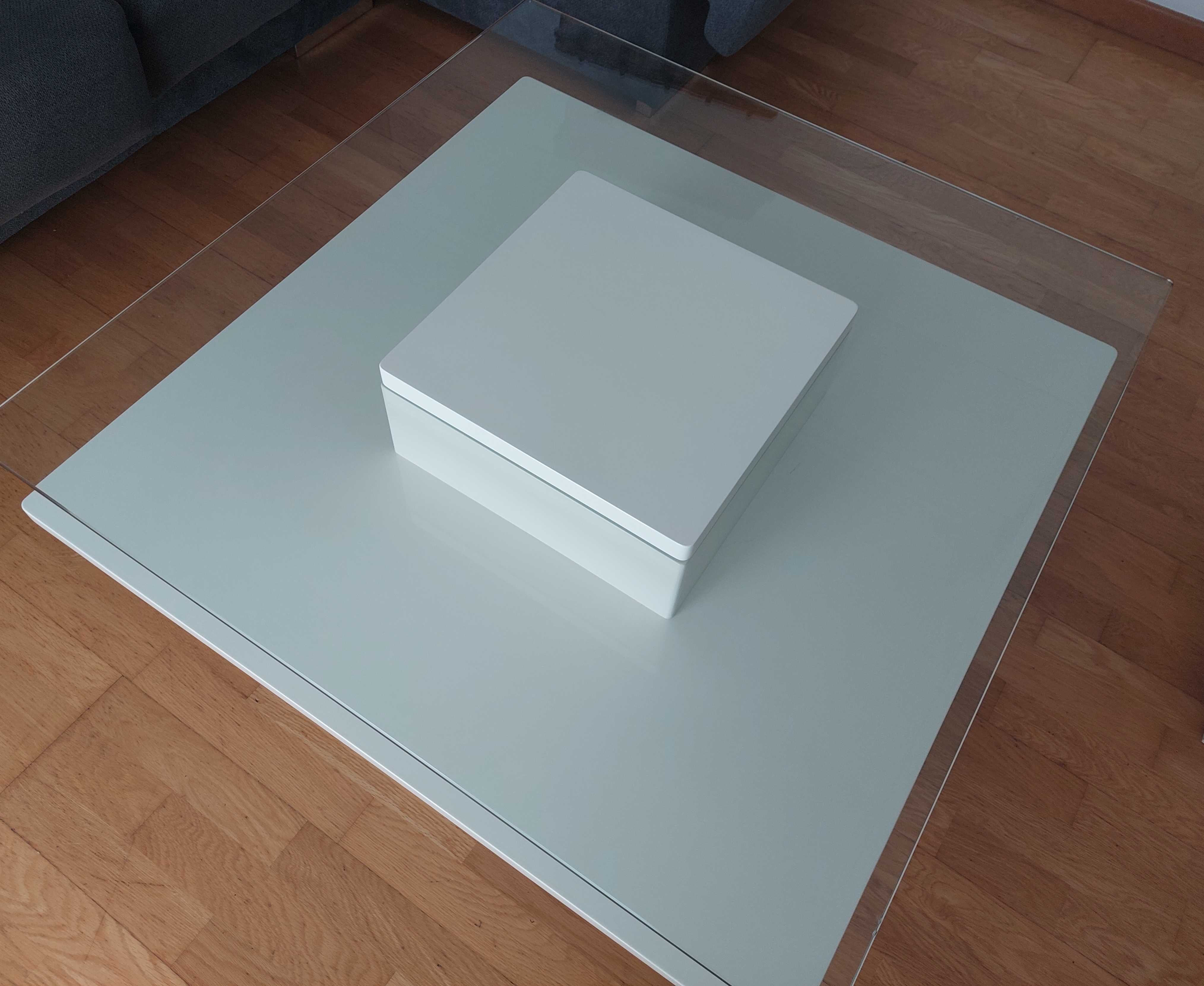 Mesa de centro com vidro temperado e MDF branco