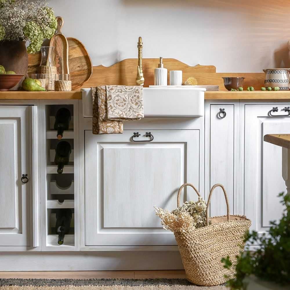 Kuchnia biała drewniana w stylu retro - producent mebli drewnianych