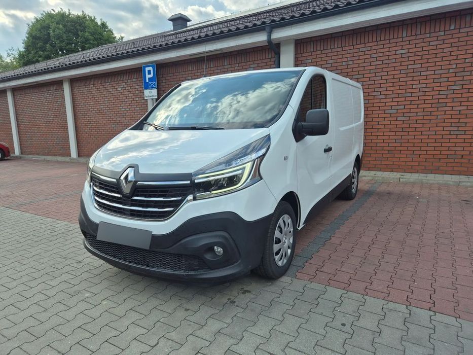 Renault Trafic  Renault Trafic 2.0 dci 120 KM 125 tys km BDB stan Nawigacja FAKTURA