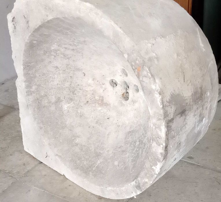 Pia em pedra mármore, peça muito antiga, por 15€