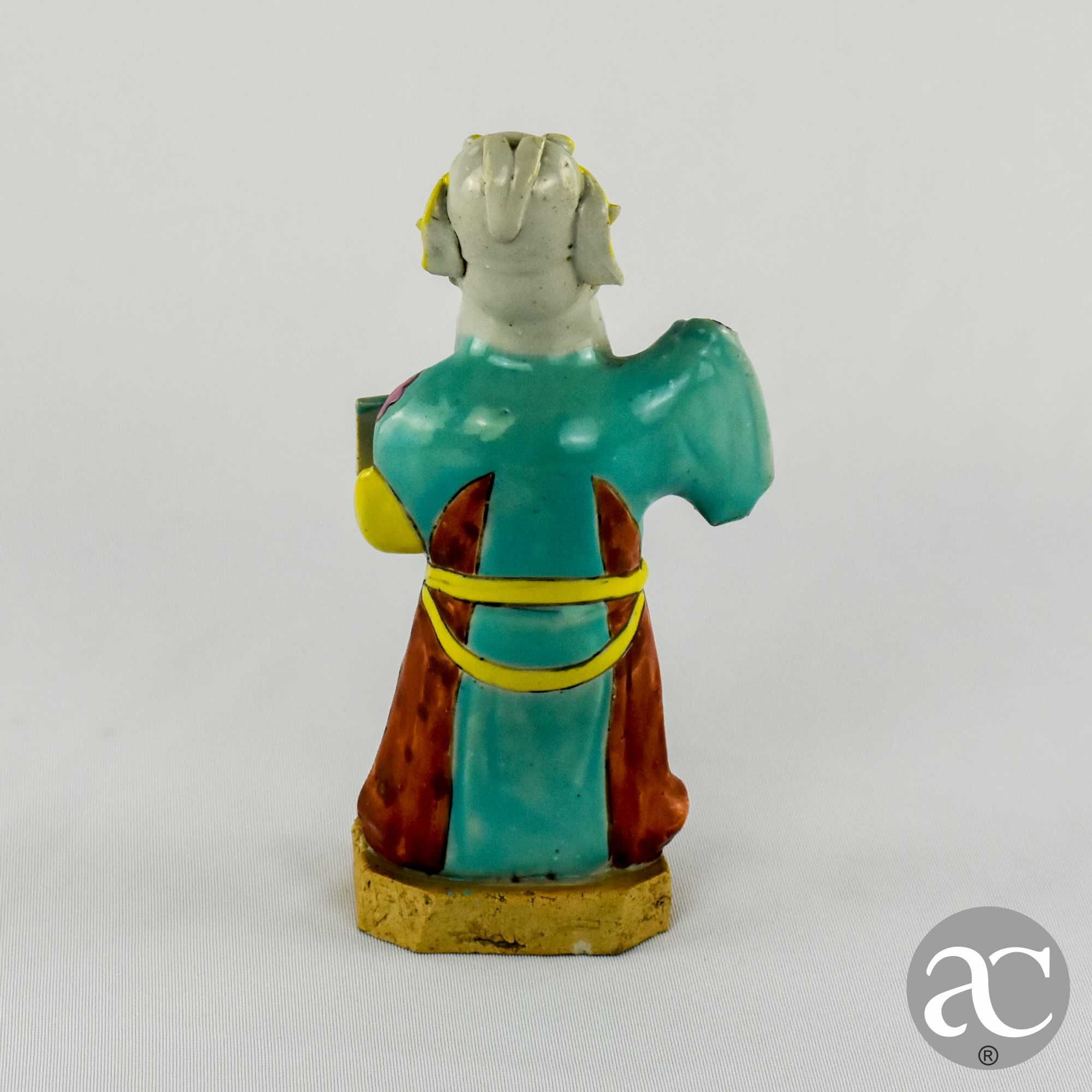 Figura de Imortal em porcelana, Família Rosa, Jiaqing séc. XVIII / XIX