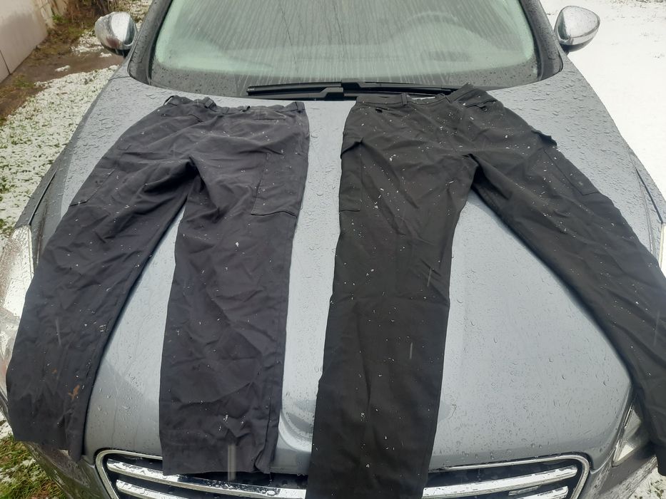 Штаны поліції Британії чорні