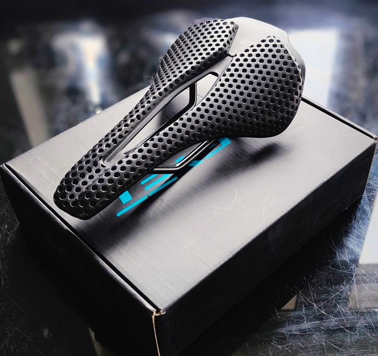 Siodełko rowerowe Ryet 3d 250x140mm 251g