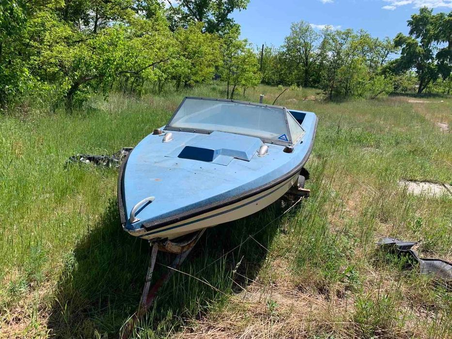 Пластиковий катер імпортного виробництва
