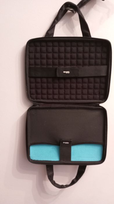 Mala rígida para tablet