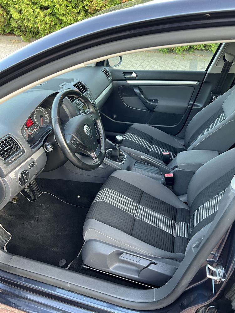 Vw Golf V 1.6 MPI 2008 rok