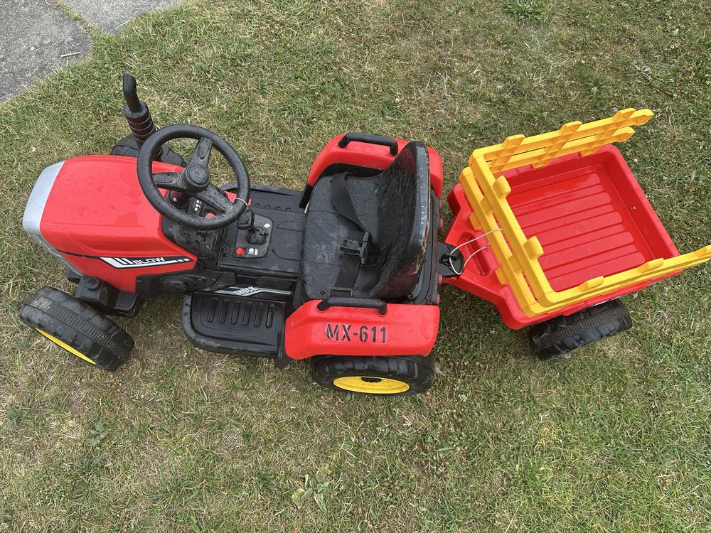 Auto zabawka traktor