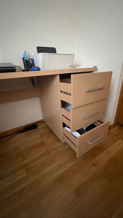 Secretaria Carvalho com 3 gavetas