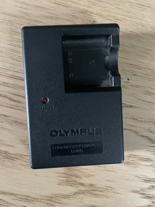 Ladowarka olymus do aparatu orginalna li-400