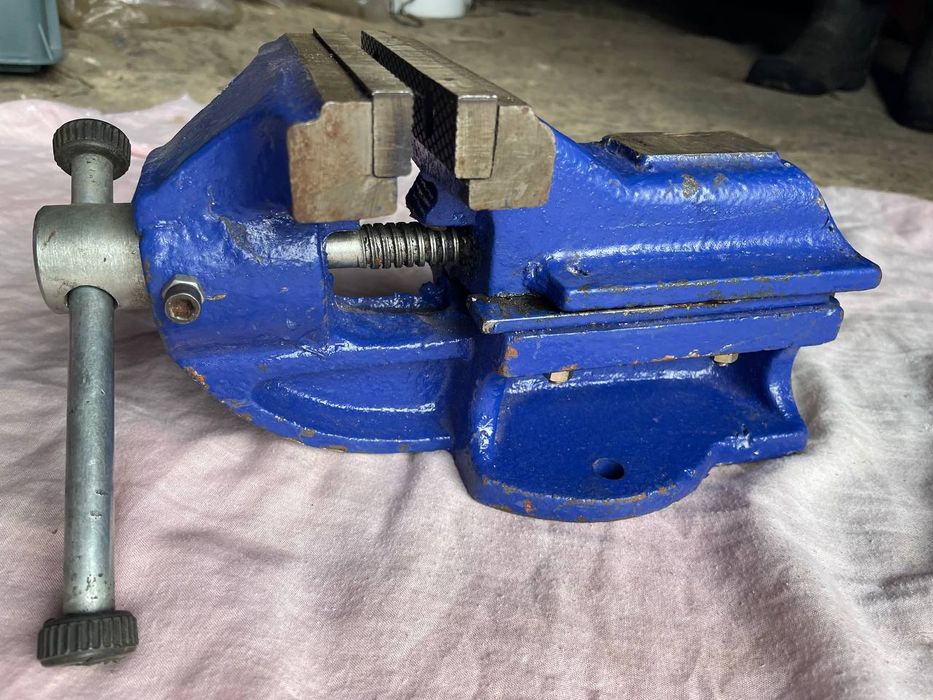 Затискачі металеві