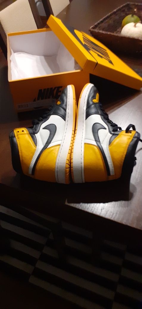 buty sportowe Nike Jordan Retro high OG Taxi  44.5