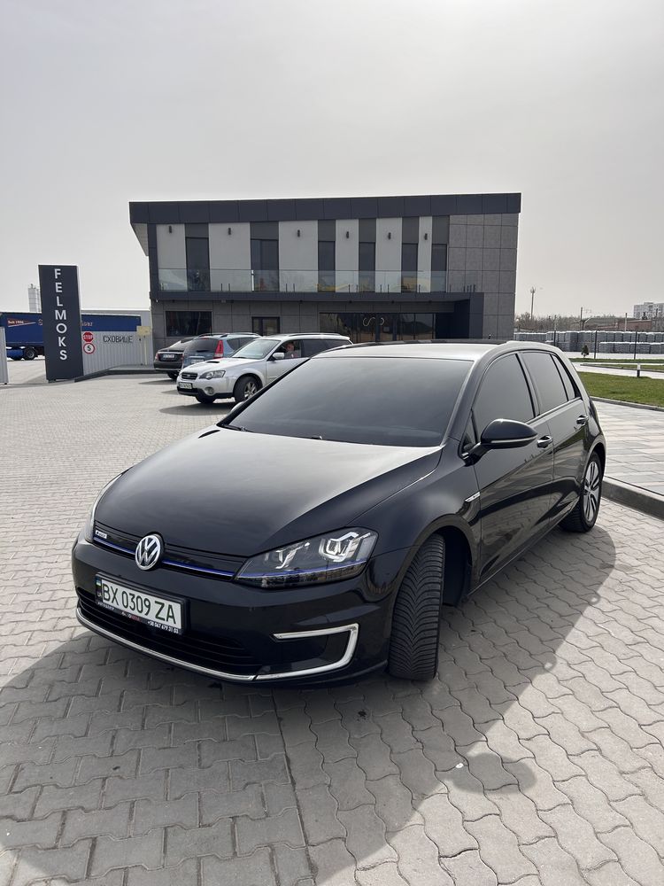 Volkswagen E-Golf 24.2kWh 116к.с. 2015 рік випуску чорний