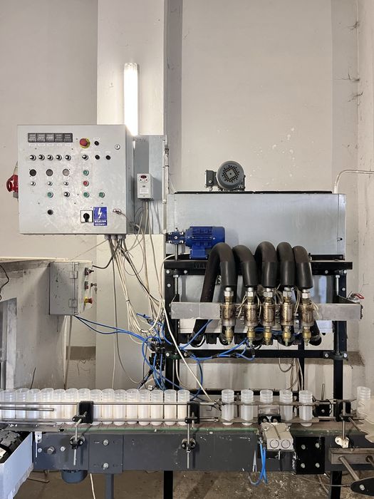 Automatyczna linia do wkładów do zniczy, 5 rzędowa, etykieciarka