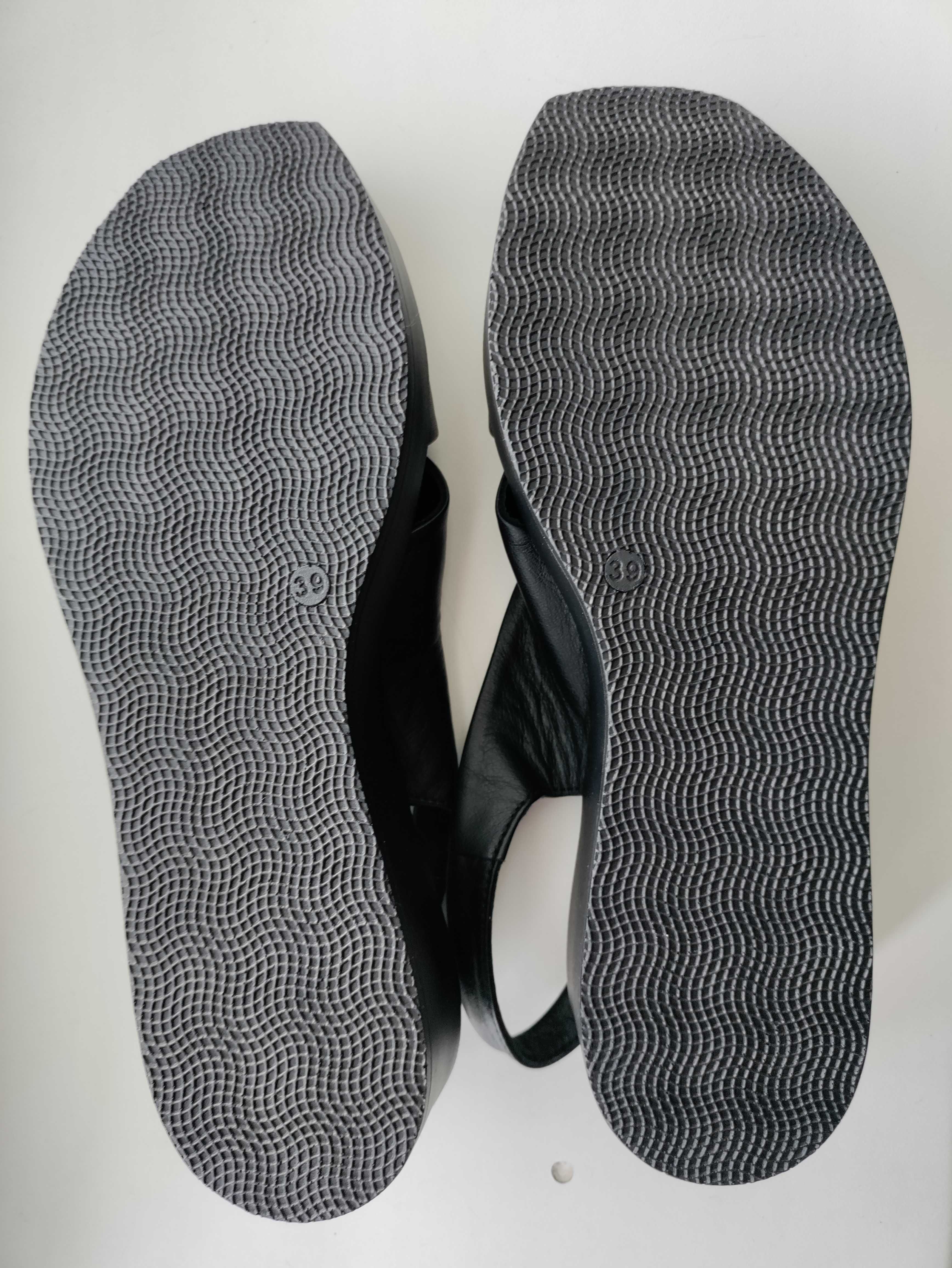 Новые босоножки чёрные кожаные Pera Donna 39 р. 26 см
