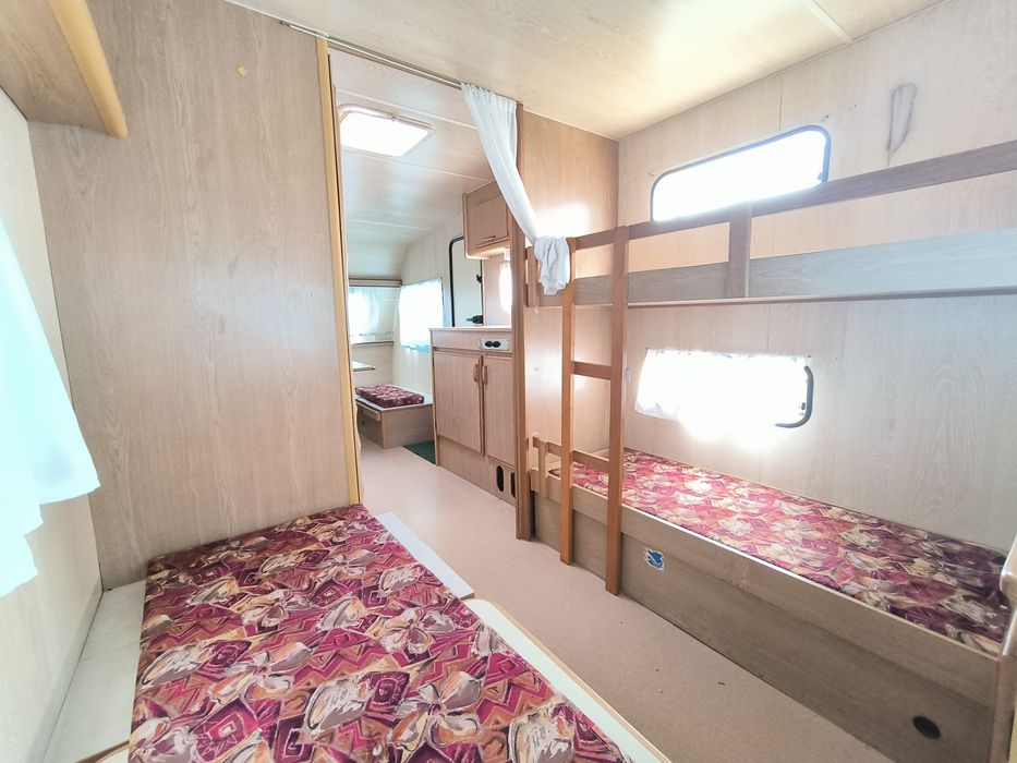 Caravana Pluma 560
