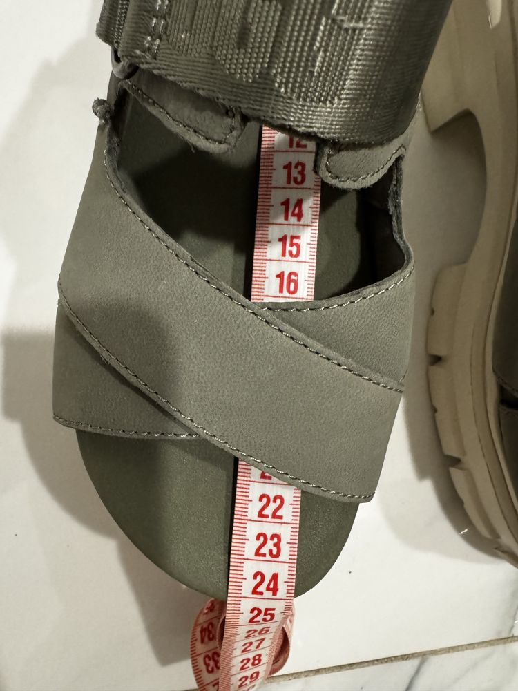 Босоніжки UGG 37 р