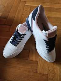 Buty sportowe r.40