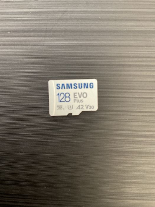 Samsung Galaxy A54, em excelente estado. Tem 8 gb RAM, 128 gb ROM