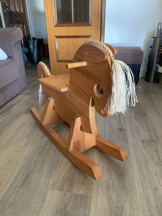 Cavalinho de madeira