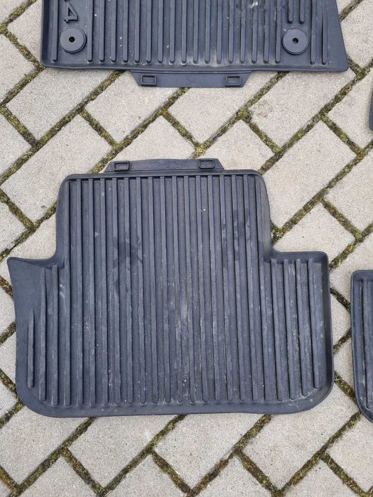 Dywaniki wycieraczki gumowe Audi A4B8