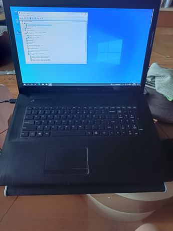 Laptop Lenovo g70-80 i3 8gb SSD 17,3" HD+ GeForce GT 920m wyczyszczony