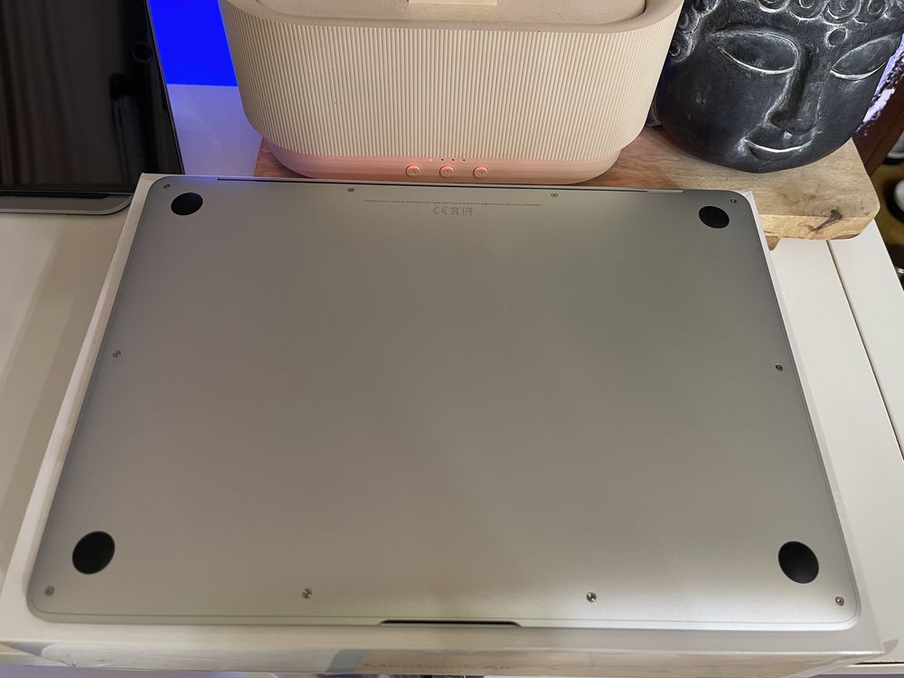 MacBook Air 13.3 2020 i5 Silver Mac Book Stan idealny bateria 19 cykli