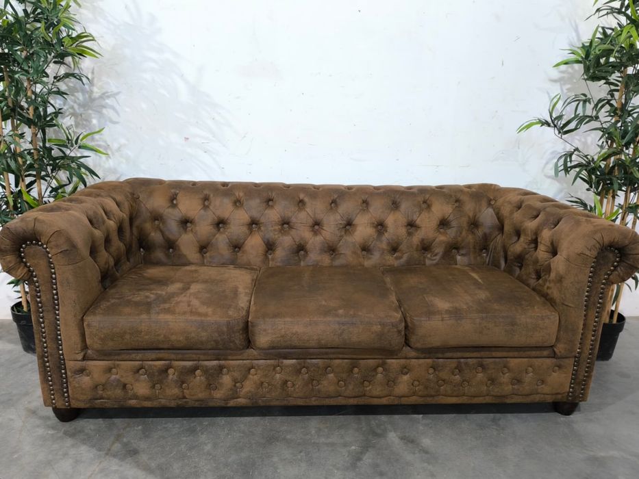 Bardzo ładna sofa CHESTERFIELD, skóra naturalna. Dowóz
