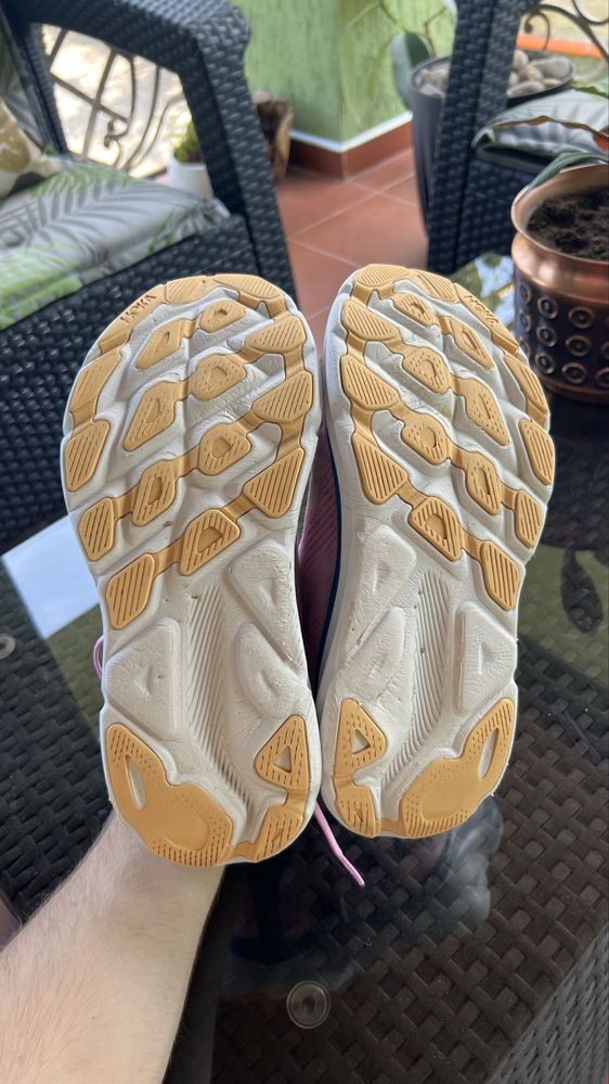 Жіночі кросівки HOKA Clifton 9, 25.5 см
