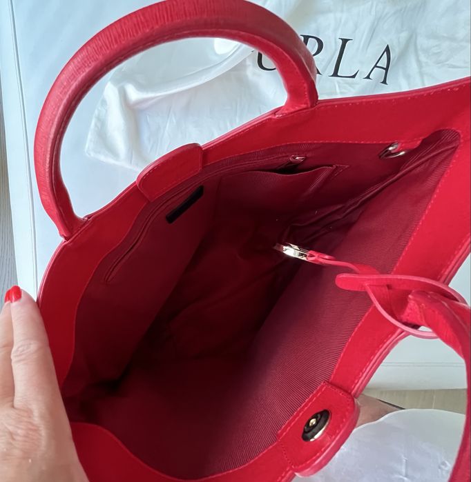 Mala Furla como nova, vermelho único!