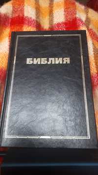 Библия канонические синодальный в твердой черной обложке с золотом