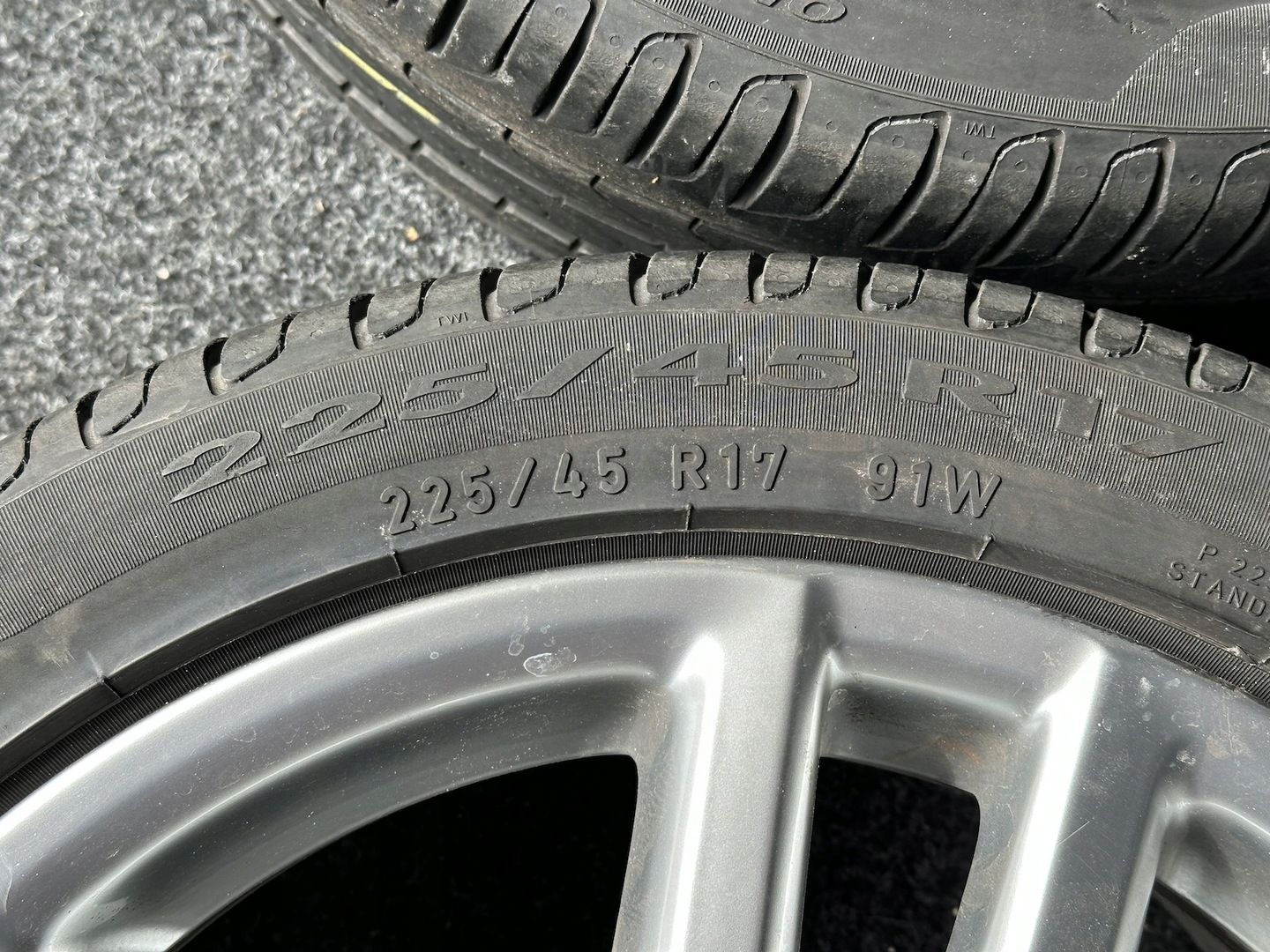 Audi A3 8P A4 A5 A6 Q3 Q5 Tt Koła 7.5Jx17 Et47 5X112 Pirelli 225/45R17
