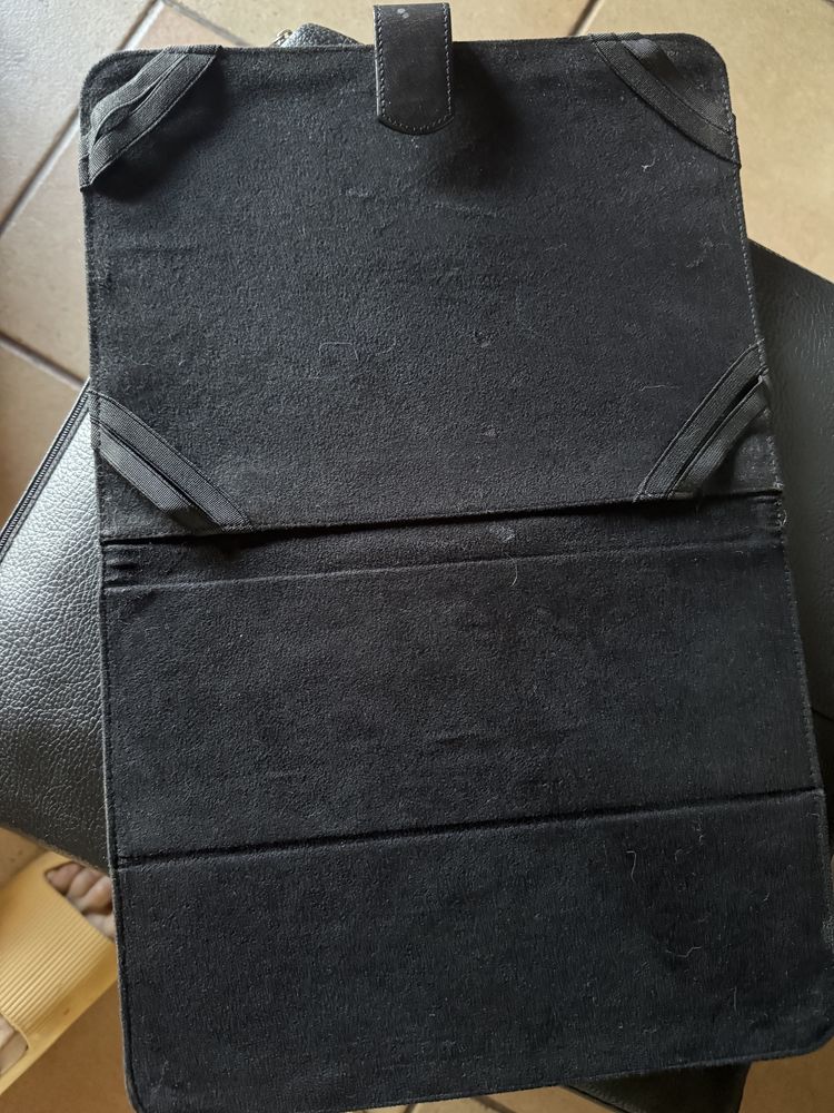 Tablet bom estado, com capa