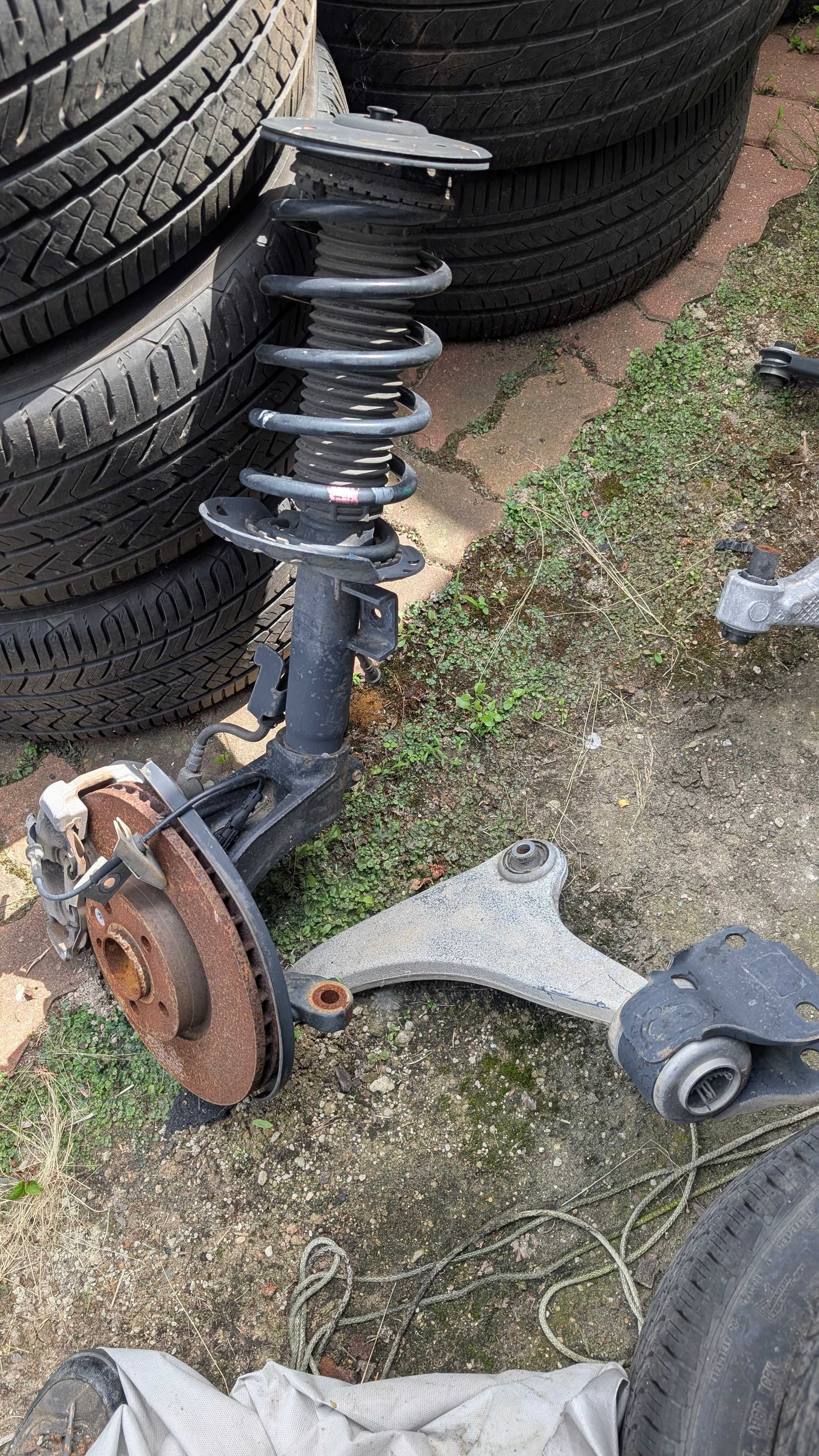 VOLVO S60 II V60 I zwrotnica amortyzator wahacz lewy pawy przód