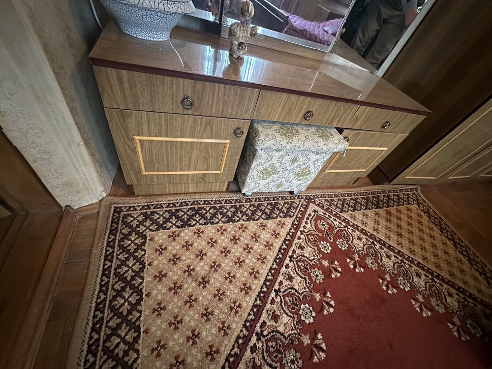 Продам   спальню