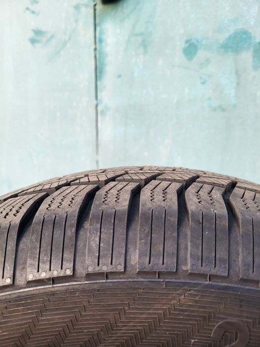 Шини зимові 215/70 R16 Gislaved