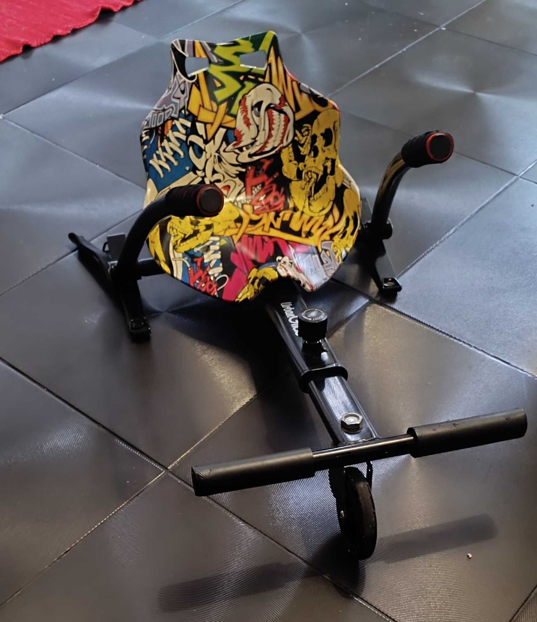 hoverboard com cadeira em exelente estado