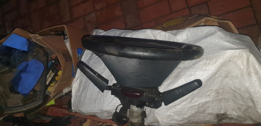 Mersedes W163 ML class двери карты капот ляда руль