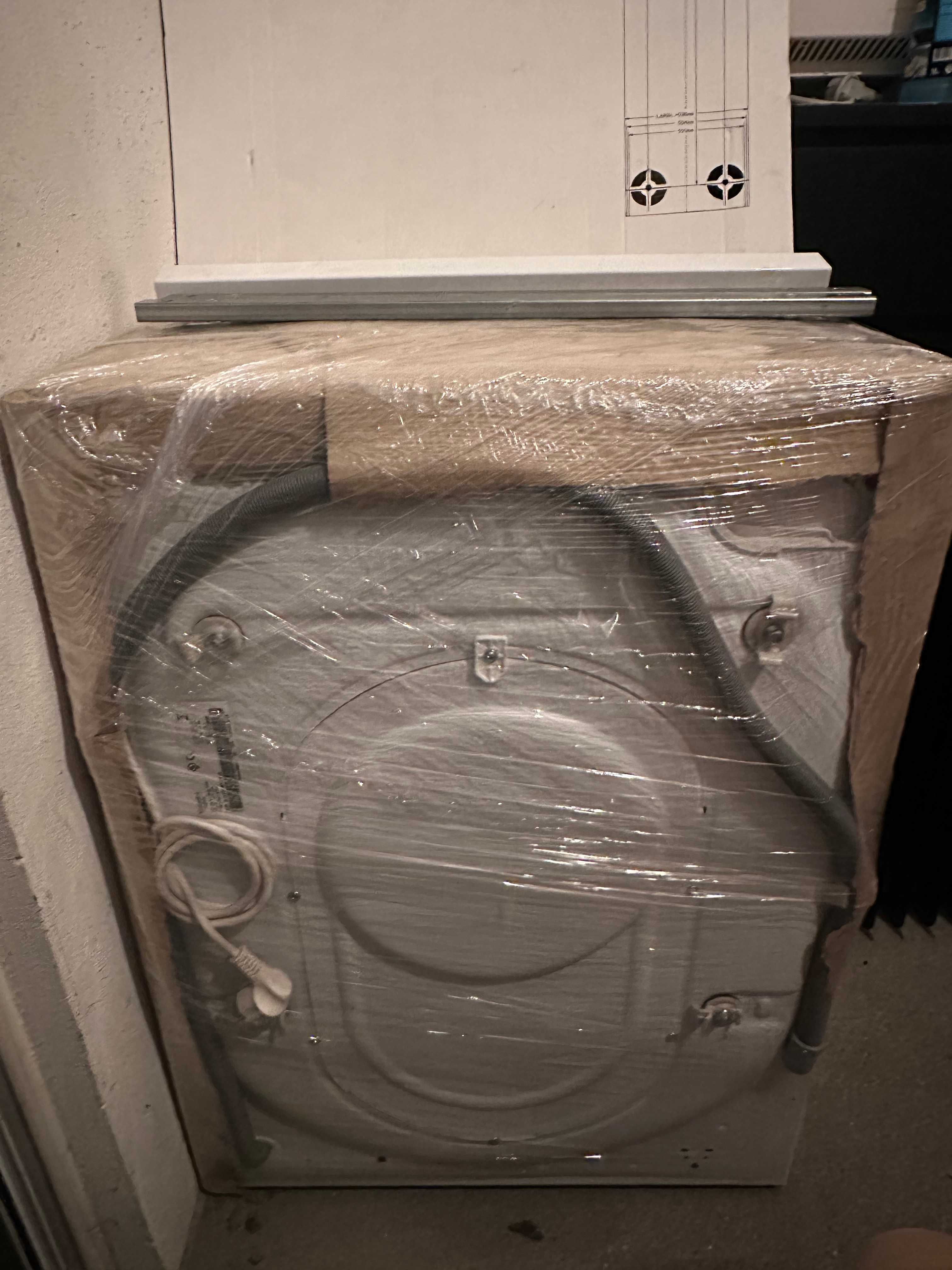 Máquina de Lavar e Secar de Encastre Hotpoint - BIWDHG861484EU