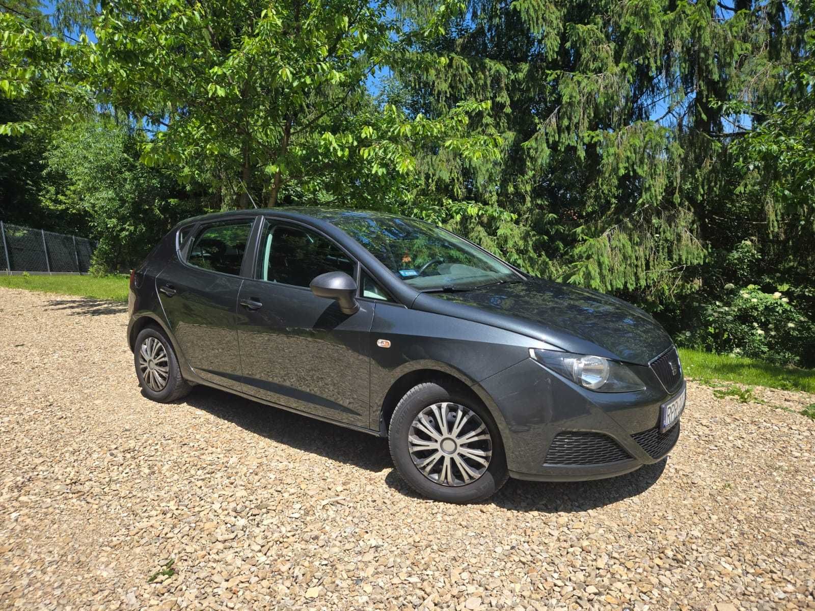 Seat Ibiza 2010 r. 1,4 benz.