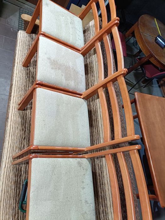 Stół 4 krzesła komplet