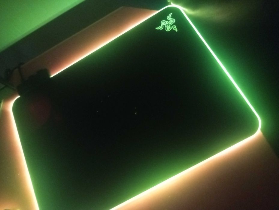 Мышка Razer Naga Trinity и коврик с подсветкой Razer Firefly V2