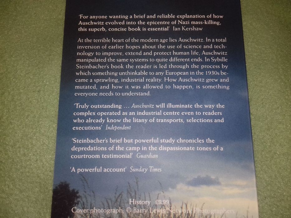Książka o Auschwitz pt. "A history" (w języku angielskim)
